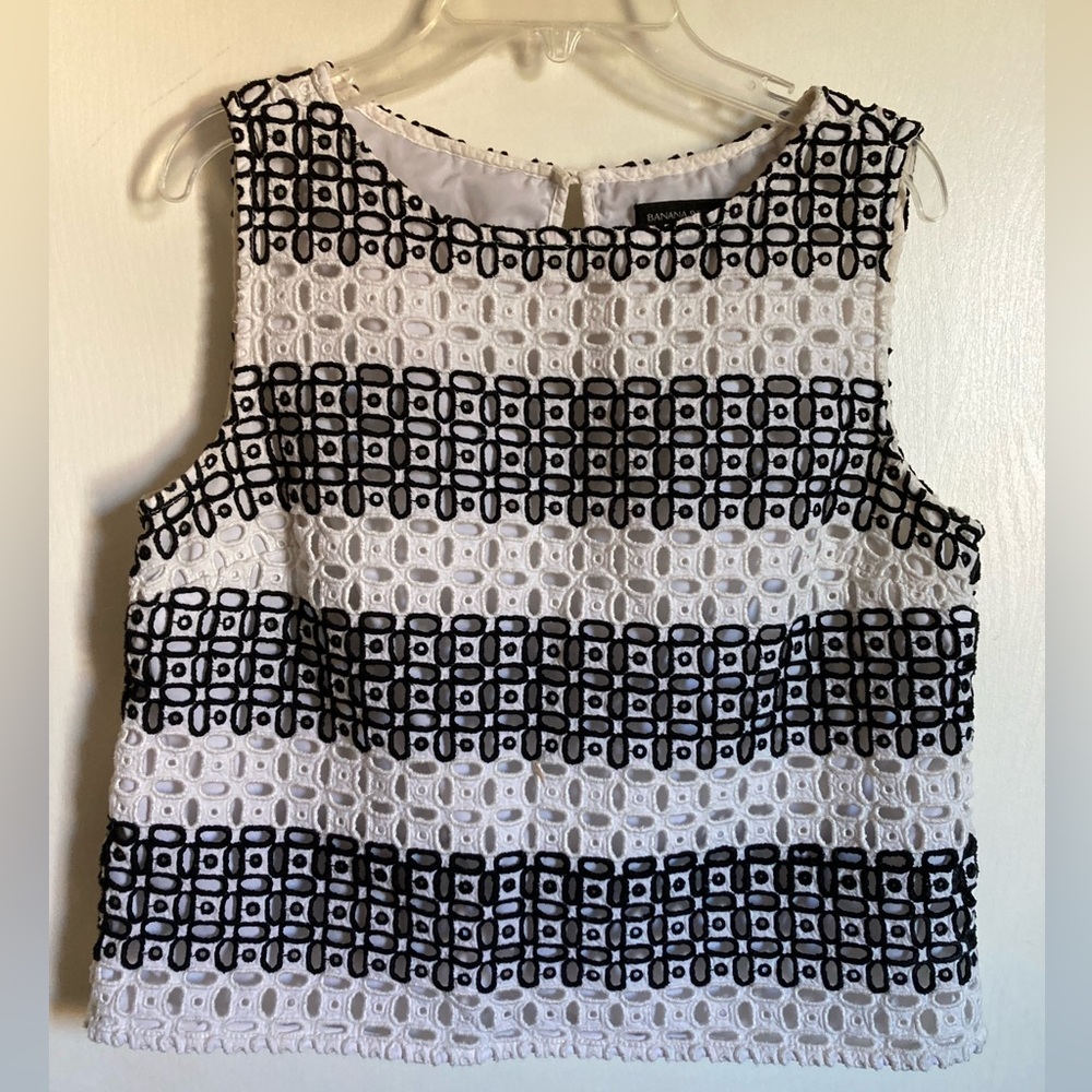 *Banana Republic Black & White Eyelet Lace Striped Sleeveless Cropped Blouse #S